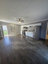 Building Photo - 37 E J St