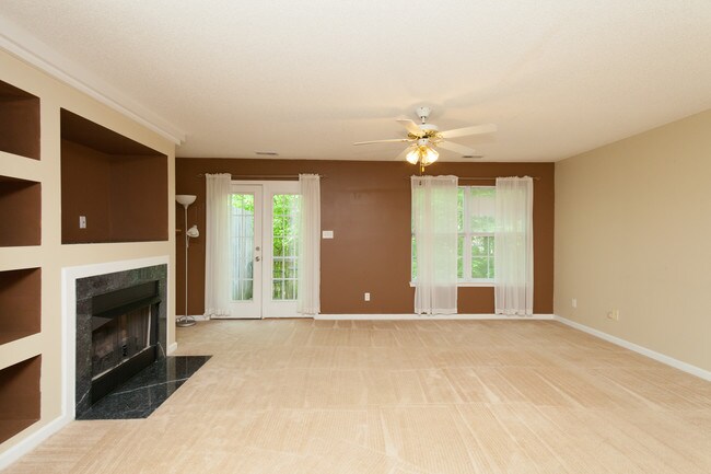 Foto del edificio - 230 Black Bird Ct