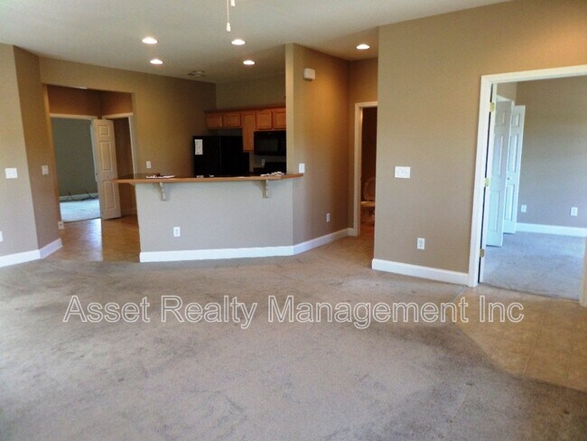 Building Photo - 121 Hatleyberry St