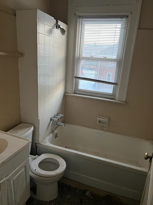 Building Photo - 15114 Holmur St