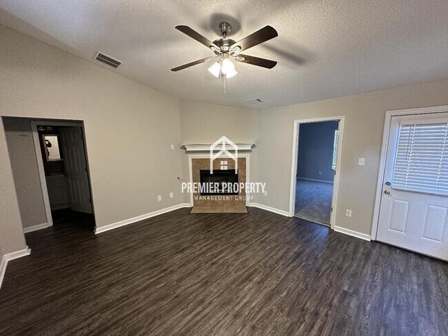 Foto del edificio - 7798 Windy Willow Rd