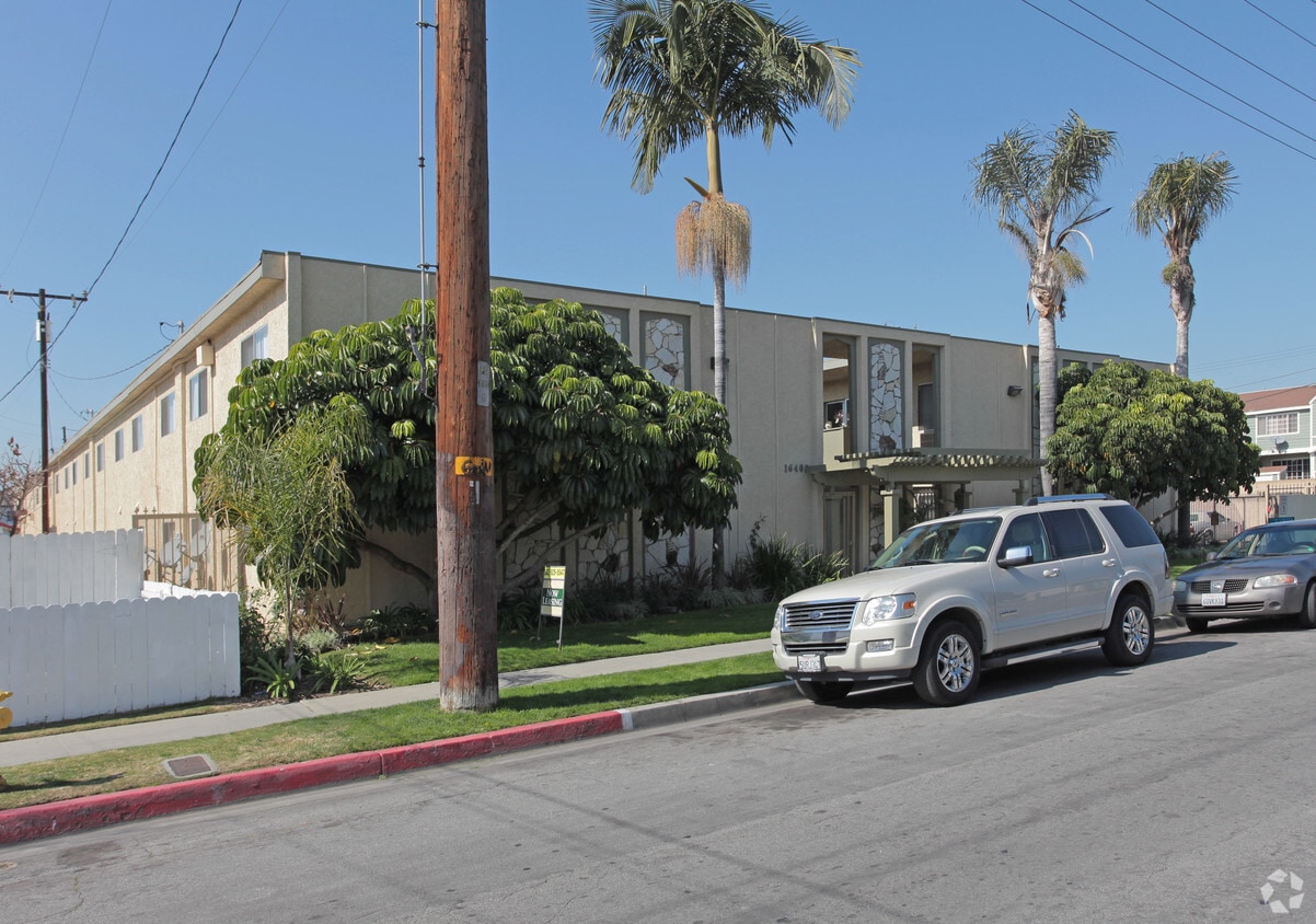 Primary Photo - 16405 Cornuta Apartments