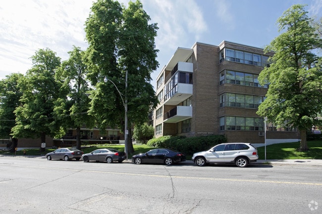 Building Photo - 755 Avenue Rd
