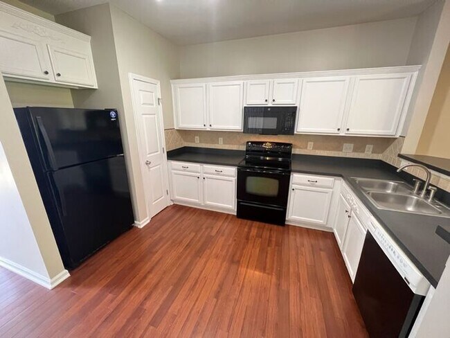 Foto del edificio - Fantastic 2 Bedroom Durham Townhouse