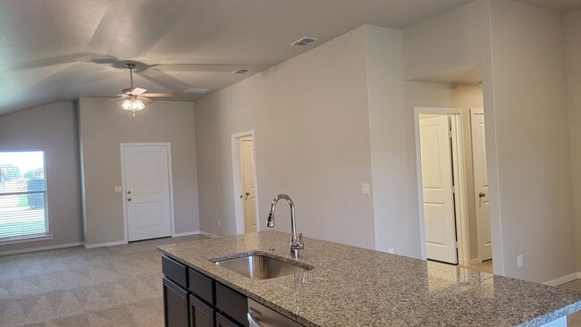 Building Photo - Beautiful 3/2/2 Brick home located in Bell...