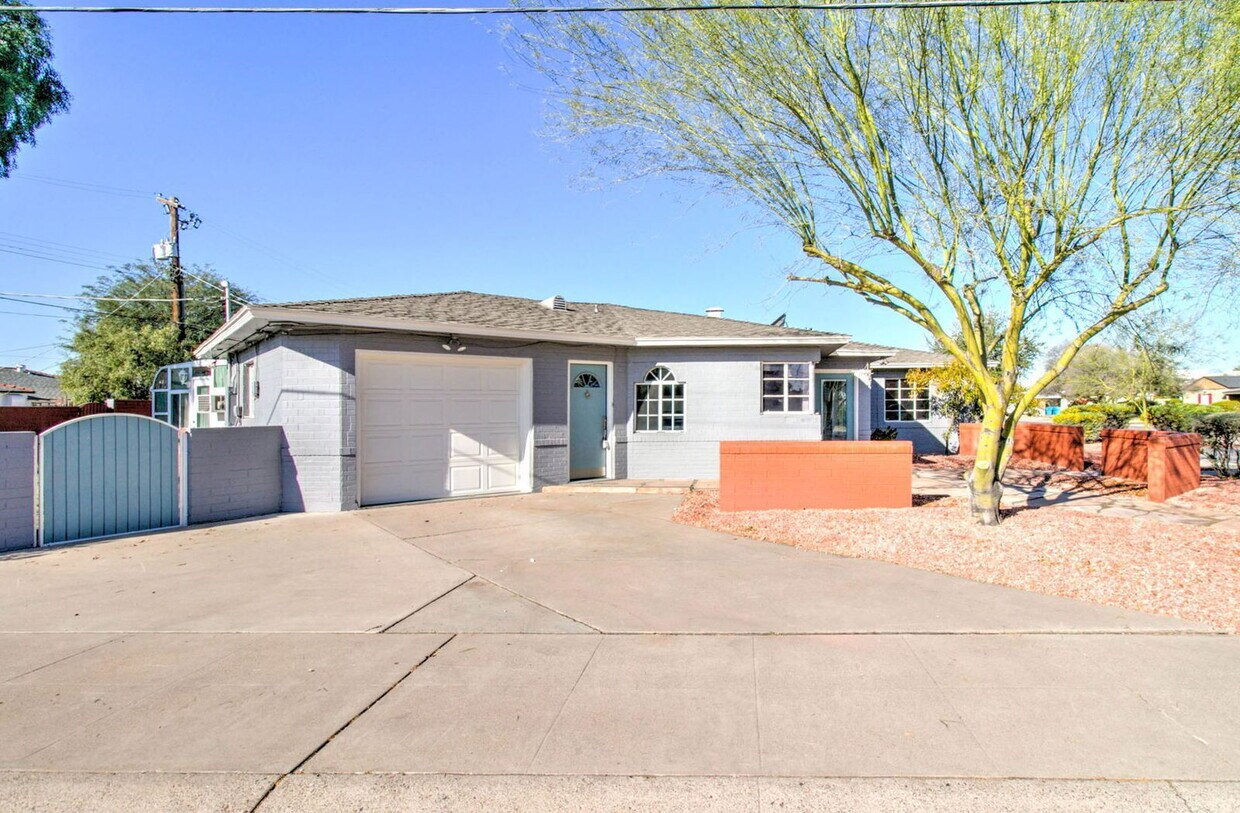 Photo - 1301 W Mulberry Dr