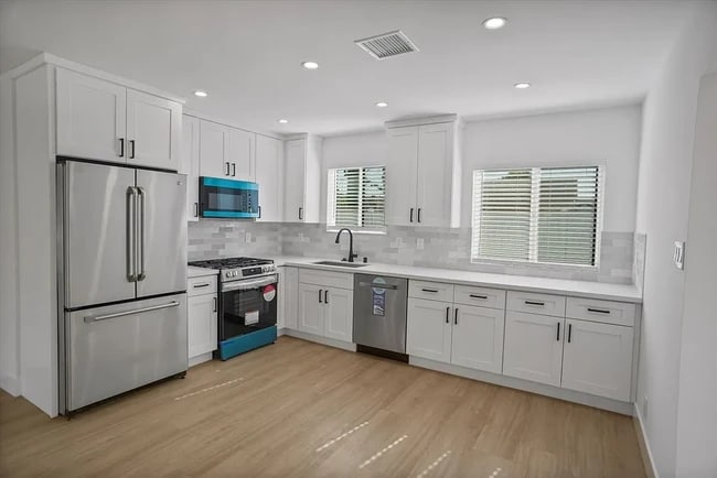 Building Photo - 21330 Lemarsh St