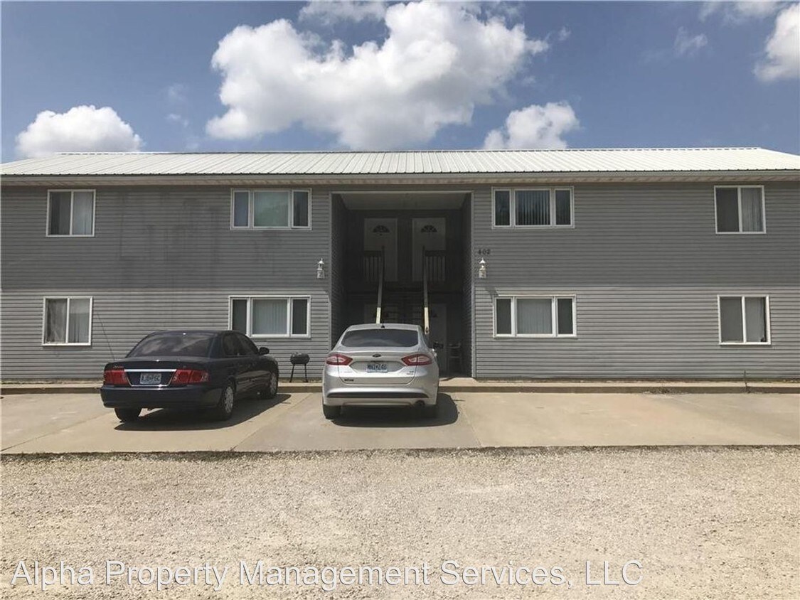Primary Photo - 402 W Ash Dr
