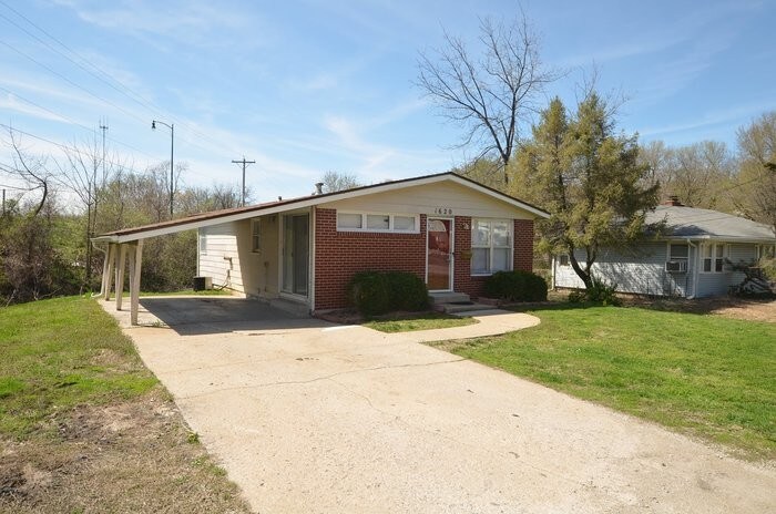 Foto principal - 1620 S Ralston Ave
