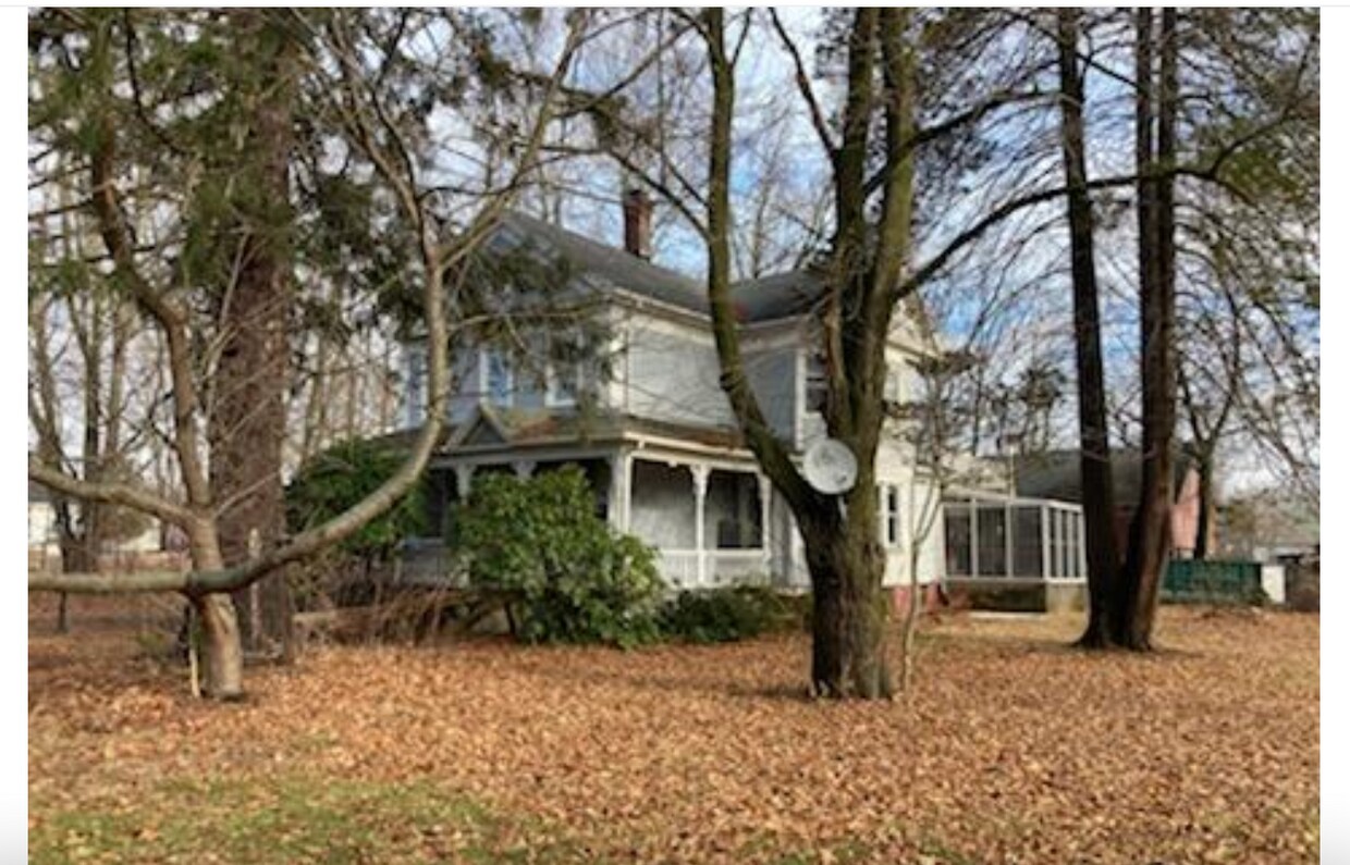 Primary Photo - 266 Naubuc Ave