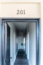 Building Photo - 101-105 S Market St