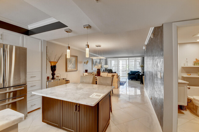 Building Photo - 3212 S Ocean Blvd