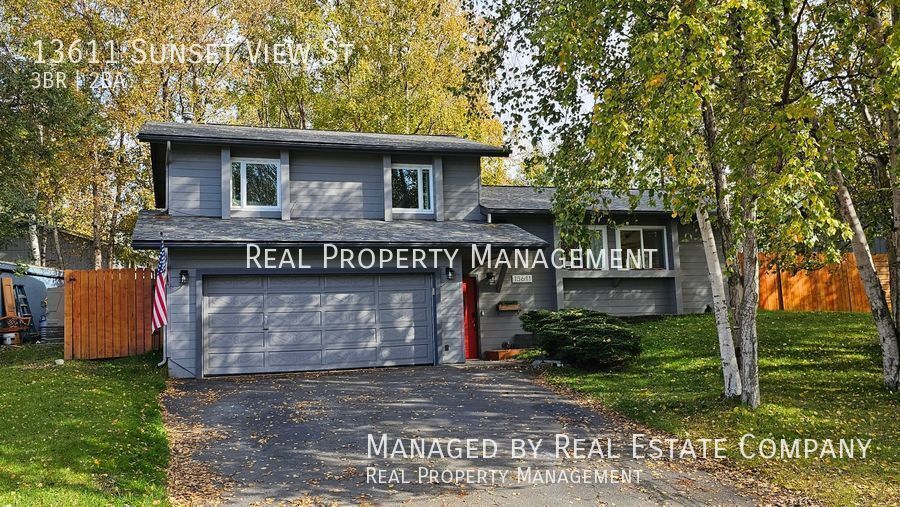 Primary Photo - Southside Three Bedroom Home with Great Ya...