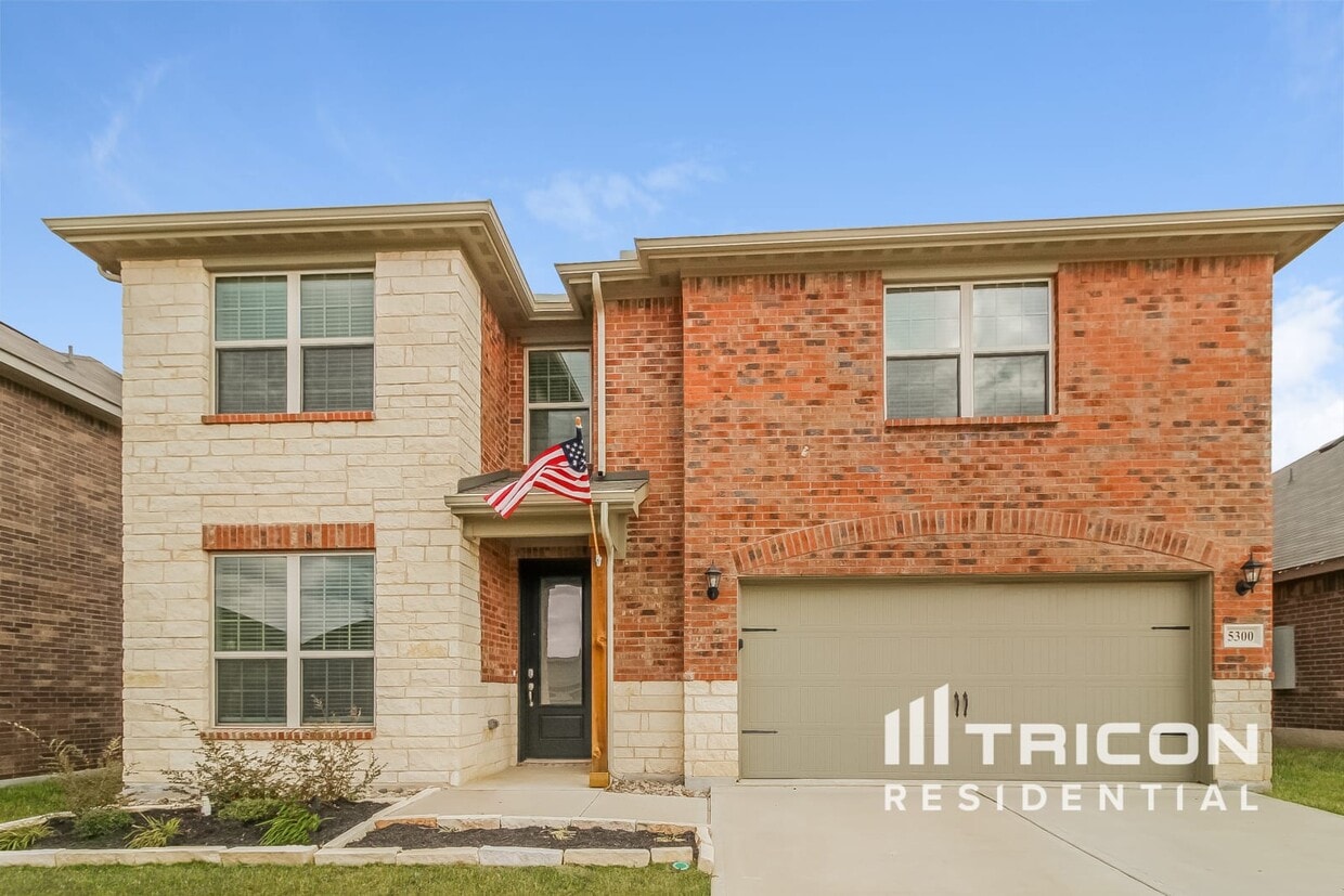 Primary Photo - 5300 Persimmon Drive Denton TX