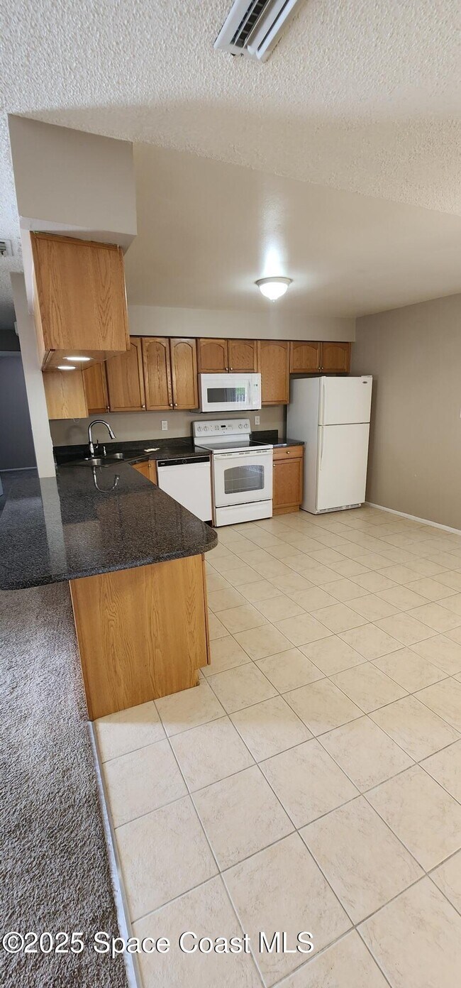 Foto del edificio - 135 S Suzanne Ct
