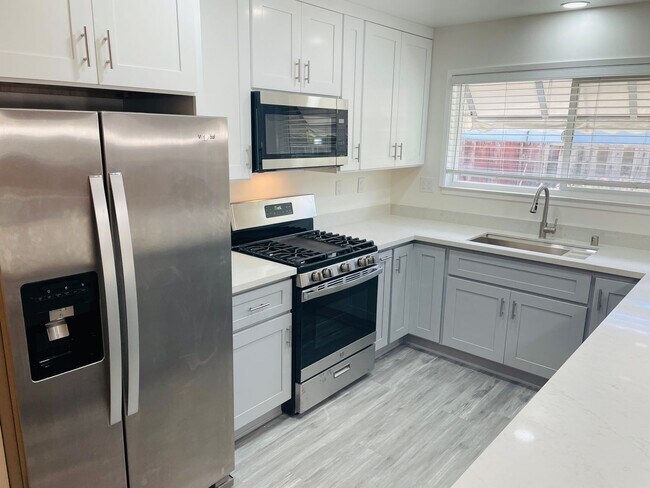 Foto del edificio - Beautiful 3bed/2ba house on Cul-de-sac. Great location with Cupertino Schools.