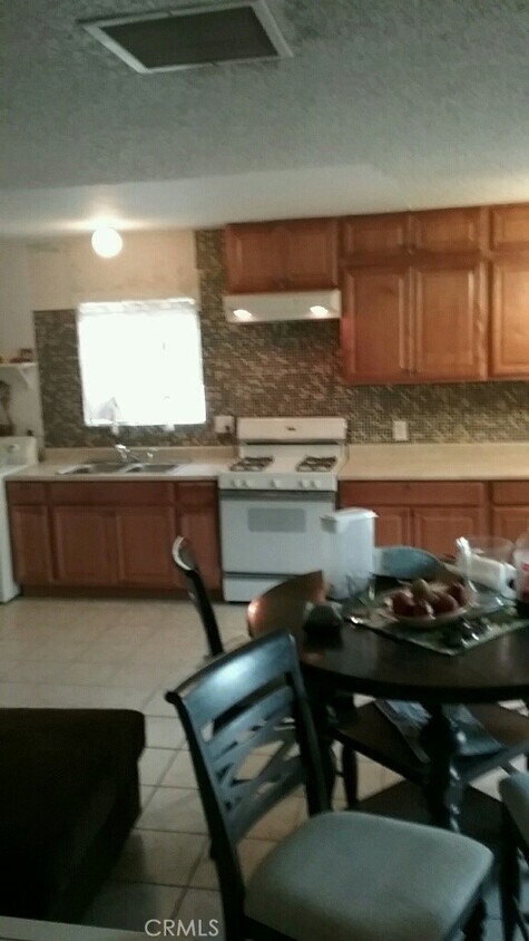 Foto del edificio - 12873 Cactus Dr
