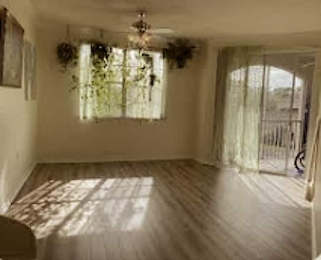 Building Photo - 5601 Bentgrass Dr