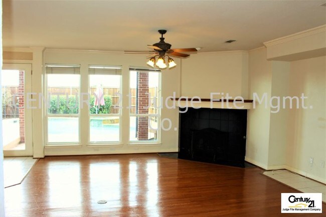 Building Photo - 3808 Walden Way