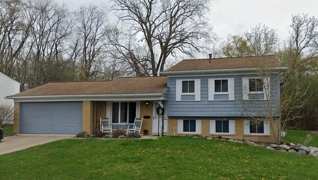 Building Photo - 243 Randall Dr