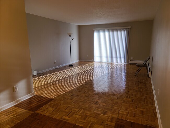 Foto del edificio - 450 Ford Rd