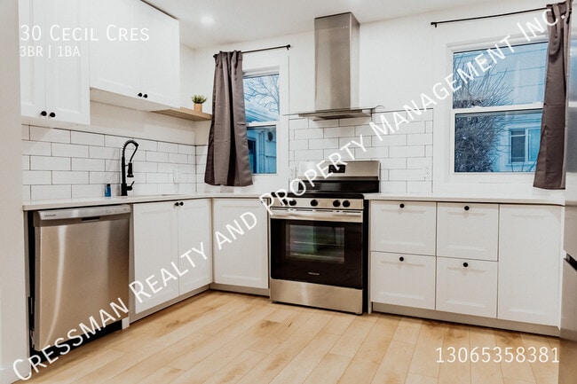 Building Photo - 3 Bed, 1 Bath FULL HOUSE W/ Garage & Carport located in Rosemont