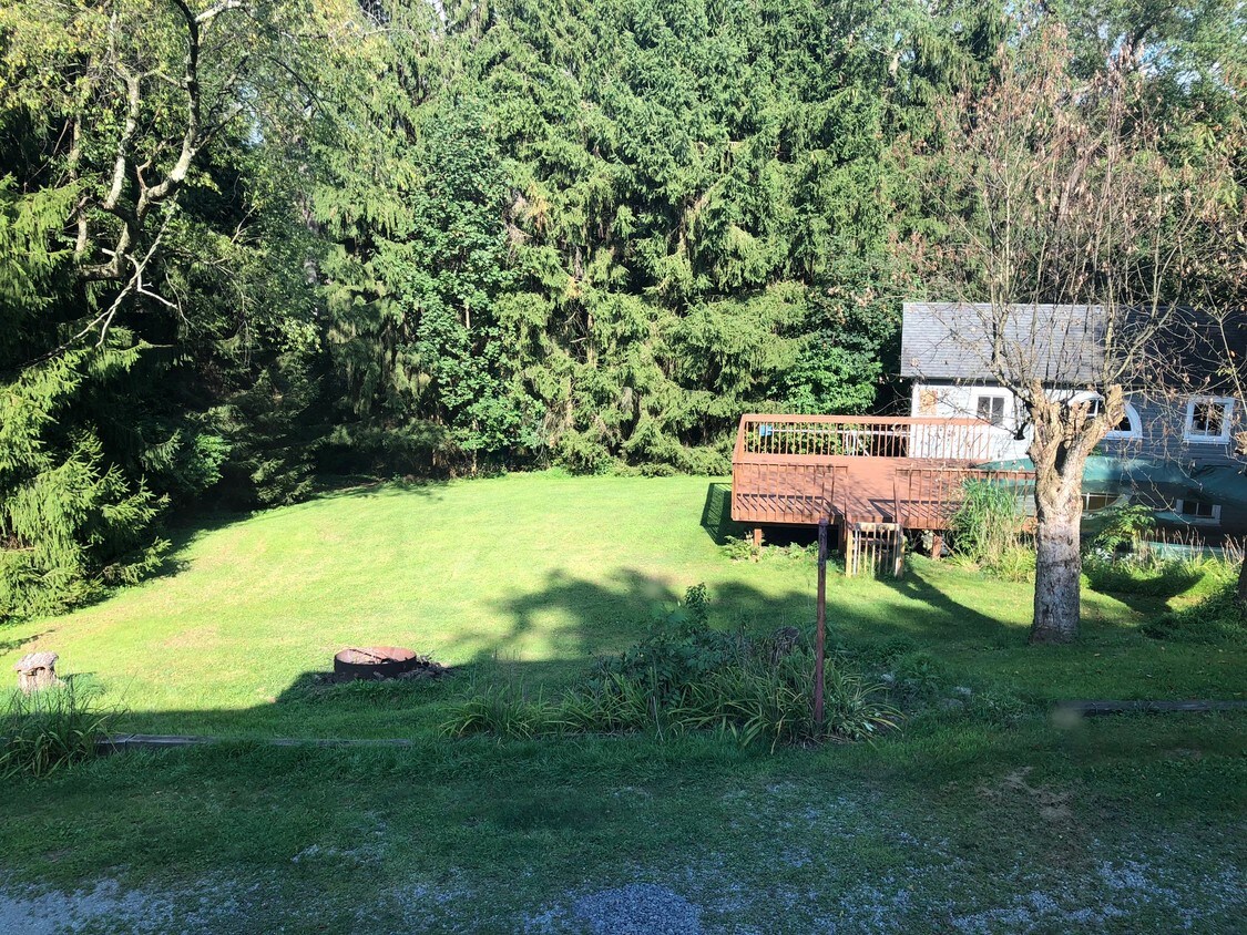 2316 Middle Rd, Glenshaw, PA 15116 Townhome Rentals in Glenshaw PA