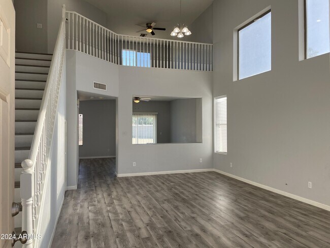 Foto del edificio - 4619 N 91st Ln