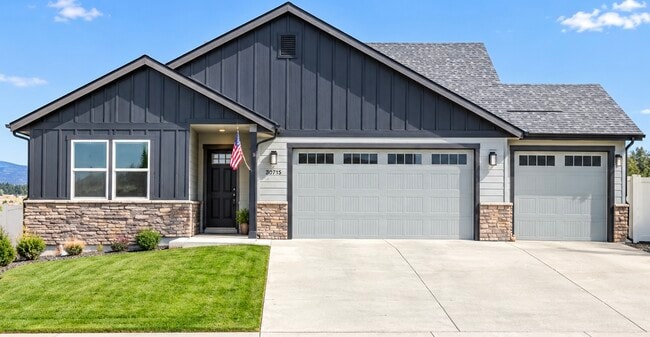 Building Photo - Liberty Lake Vue