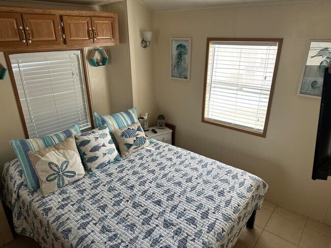 Foto del edificio - 515 W Clam Cir