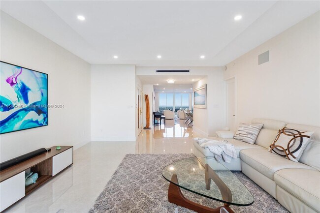 Building Photo - 3100 N Ocean Blvd