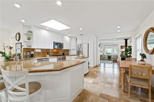 Building Photo - 3 br, 2.5 bath House - 3706 S Meyler St