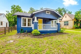 Building Photo - 3221 8th Ave