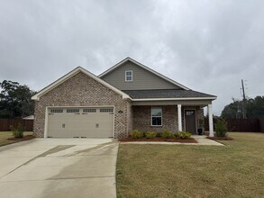 Building Photo - 424 Kohn Dr