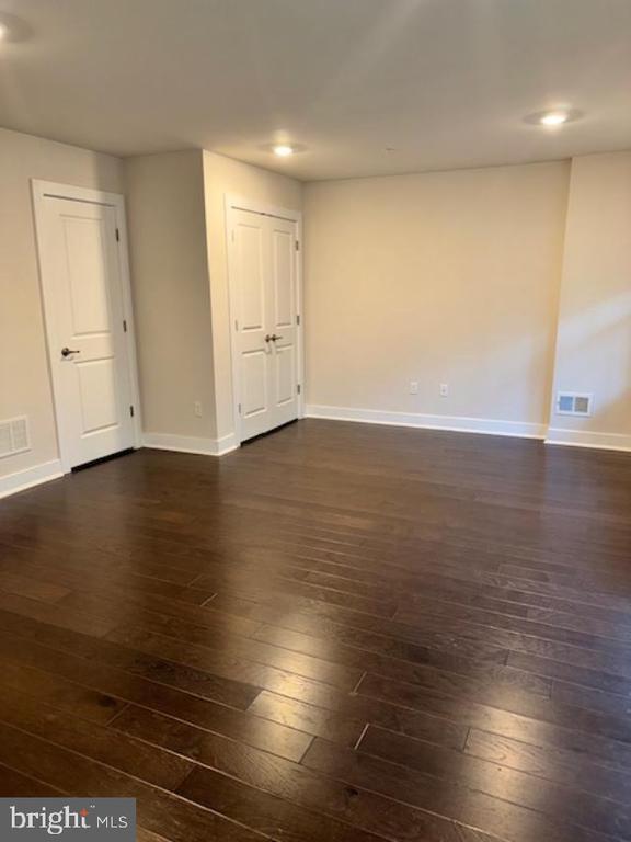 Foto del edificio - 253 Red Leaf Ln
