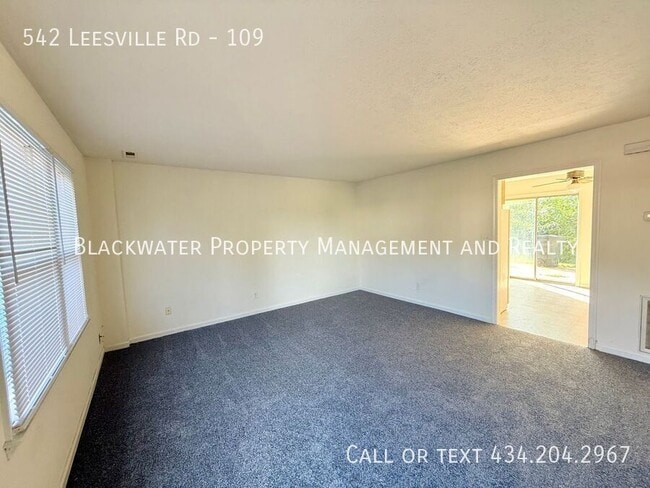 Foto del edificio - 542 Leesville Rd