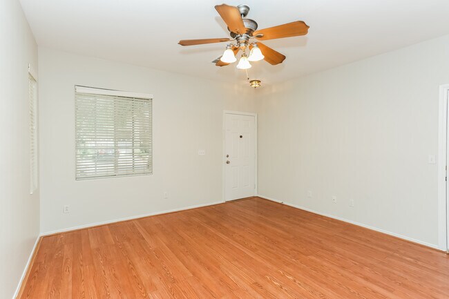 Building Photo - 9453 Plover Falls Ave