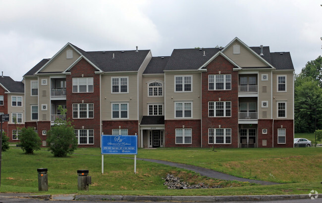 Building Photo - Silverwood at the Radisson