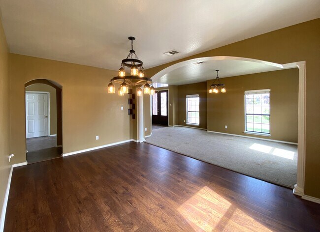Building Photo - 200 Coleton Dr