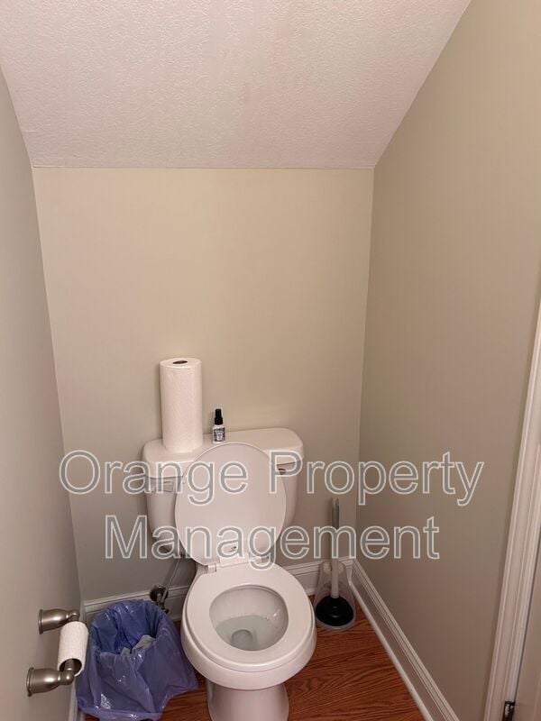 Foto del edificio - 204 Kelly Rd