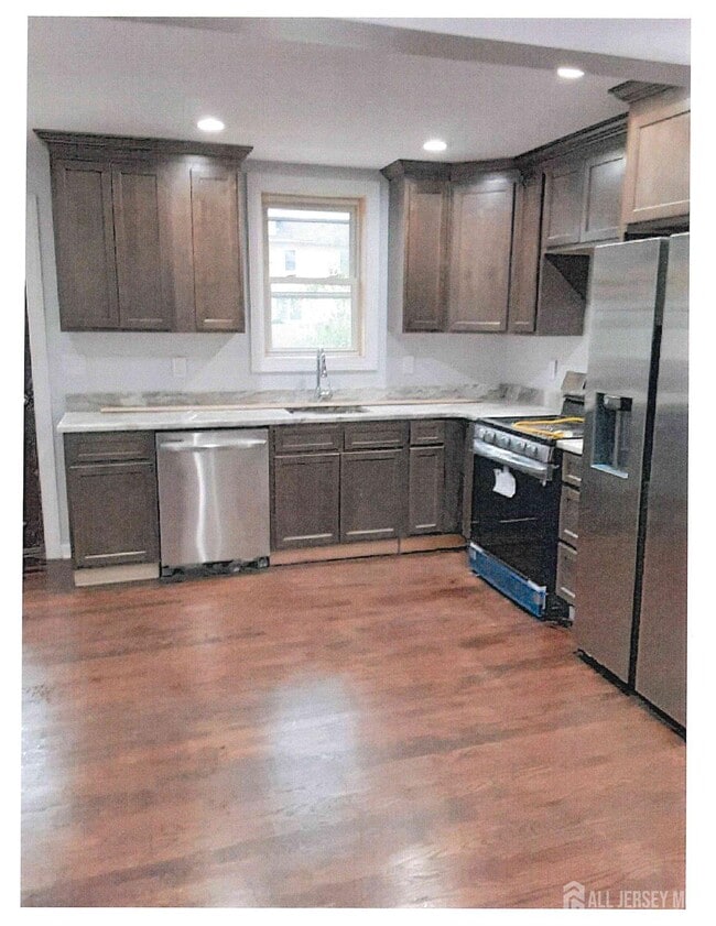 Foto del edificio - 242 Grove St