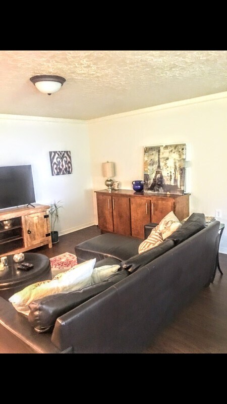 Foto del edificio - 4105 Edgehill Dr