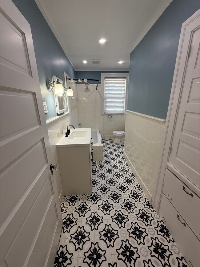 Bathroom - 10 Rockledge Rd