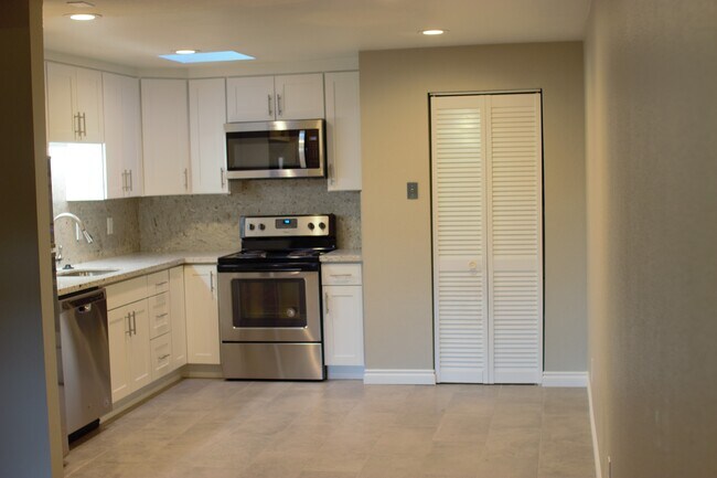 Foto del edificio - Springtree Condominiums