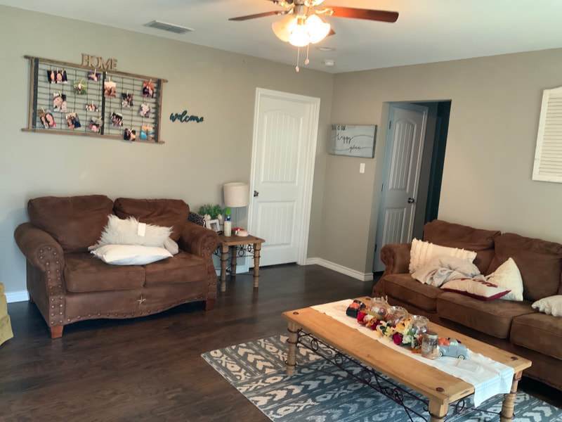 Primary Photo - 3 bedroom 1 bath super cute!