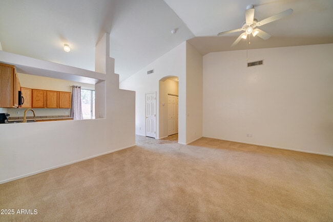 Building Photo - 8900 E Rainier Dr