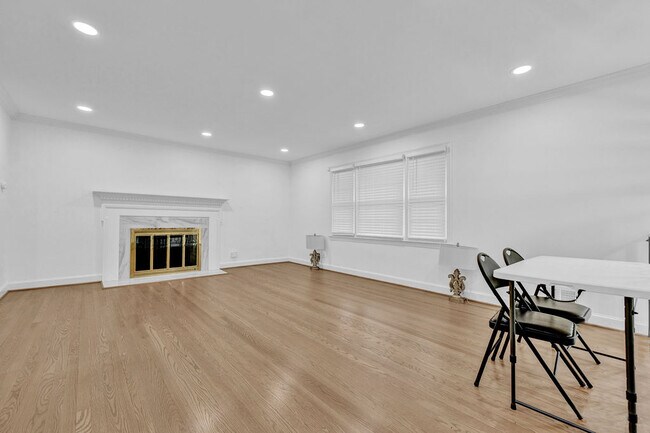 Foto del edificio - 3050 Chestnut St NW