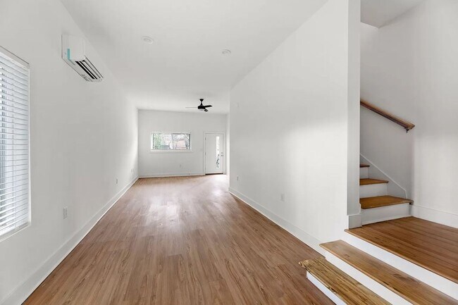 Building Photo - Room in 3 Bedroom Home at State St
