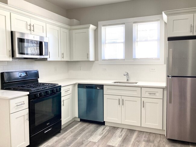 Building Photo - 72 Clinton Pl