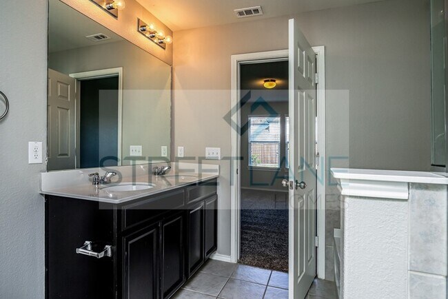 Building Photo - 1733 Trace Dr